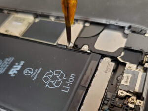 iPhone基盤修理の重要性とは？壊れた基盤がもたらす影響とその解決策