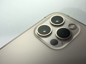 iPhoneカメラがぼやける！ピントが合わないときの解決ガイド