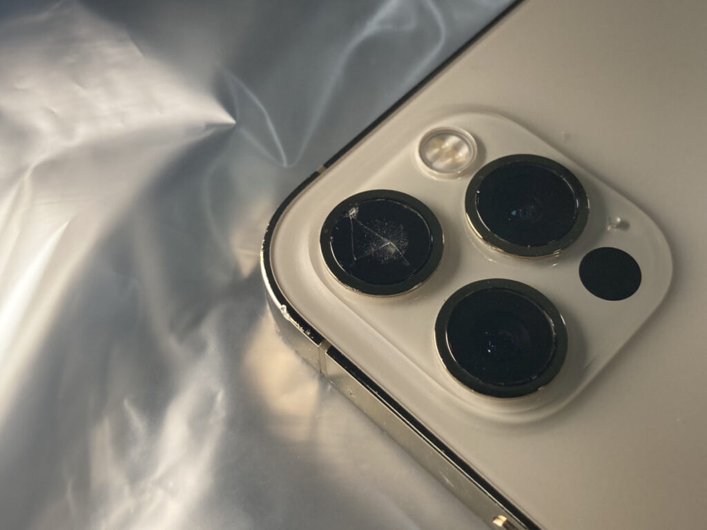 割れたカメラレンズを早急に修理するべき理由とは？